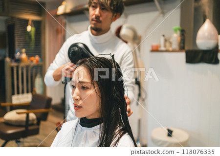 hair blowing, female, females 118076335