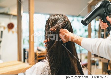 dryer, hair dryer, female 118076342