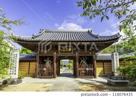 76th of the 88 Shikoku Pilgrimage Route, Kinzoji Temple, Niomon Gate, Zentsuji City, Kagawa Prefecture 76th of the 88 Shikoku Pilgrimage Route, Kinzoji Temple, Niomon Gate, Zentsuji City, Kagawa Prefecture 118076435