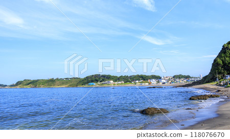 Beautiful coastal scenery (summer, Shonan, Miura Peninsula, Wadanagahama) 118076670