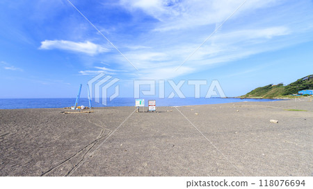 Beautiful coastal scenery (summer, Shonan, Miura Peninsula, Wadanagahama) 118076694