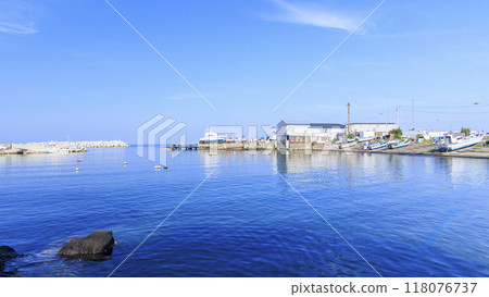 Rocky coast and blue sky (Arasaki Coast, Miura Peninsula, Yokosuka City, Kanagawa Prefecture) Rocky coast and blue sky (Arasaki Coast, Miura Peninsula, Yokosuka City, Kanagawa Prefecture) 118076737