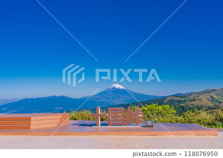 [Shizuoka Prefecture] Tokkoku Pass with beautiful fresh greenery and a view of Mt. Fuji 118076950