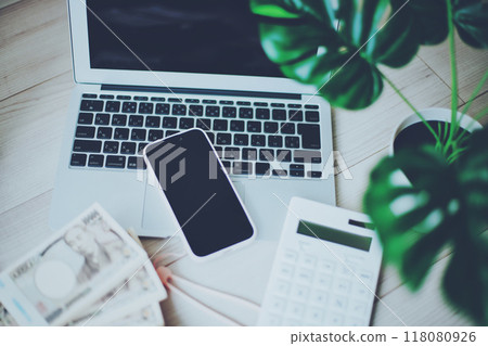 Laptop and smartphone business image 118080926