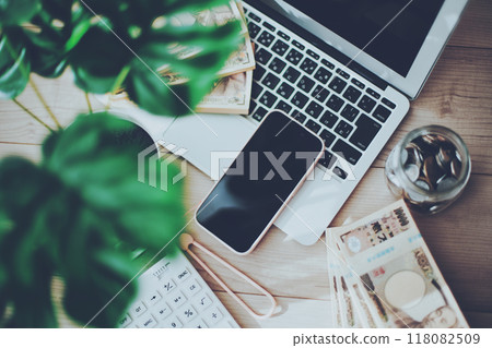 Money management Internet banking image Money management Internet banking image 118082509