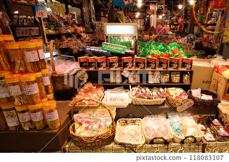 Mom-and-pop candy store Mom-and-pop candy store 118083107