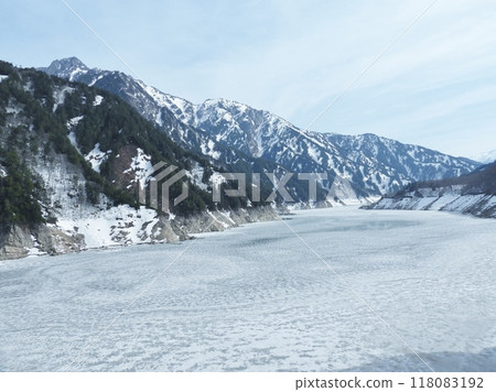 Kurobe Dam Lake remains frozen even in mid-April 118083192