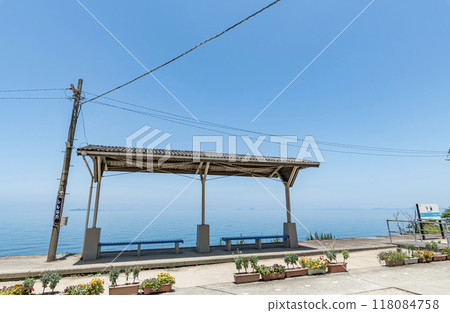 JR Shimonada Station on a clear day in Iyo City, Ehime Prefecture, a station famous for its panoramic sea views 118084758