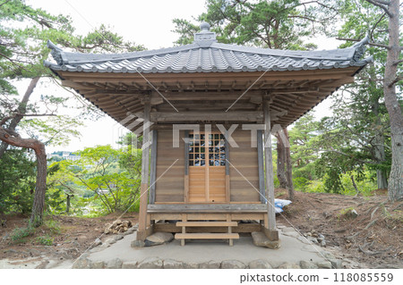 Mishima Pearl Inari Shrine (Oshima Island in Rikuzen Matsushima) Mishima Pearl Inari Shrine (Oshima Island in Rikuzen Matsushima) 118085559