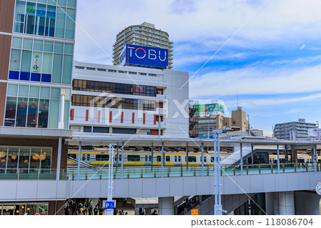 千葉縣船橋市船橋站前的街景(東武百貨店) 千葉縣船橋市船橋站前的街景(東武百貨店) 118086704