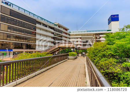 Cityscape of the north exit of Funabashi Station (Tobu Department Store), Funabashi City, Chiba Prefecture 118086720