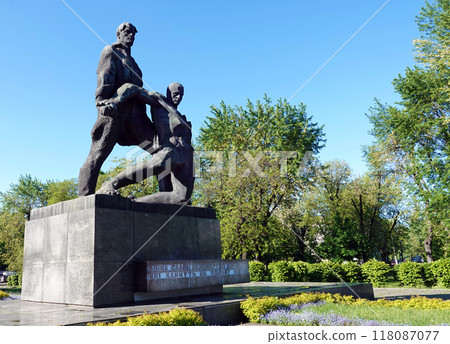 Kiev, Ukraine May 23, 2021: Monument to the Fallen in the Great Patriotic War 1941-1945 Kiev, Ukraine May 23, 2021: Monument to the Fallen in the Great Patriotic War 1941-1945 118087077