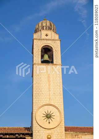Dubrovnik Bell Tower on Luza Square at the end of the Stradun, main street of Old town in Dubrovnik, Croatia 118089025