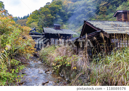 Autumn foliage at Nyuto Onsen in Akita Prefecture 118089376
