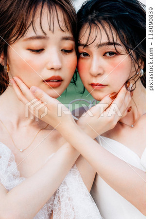 Same-sex pre-wedding photoshoot 118090839