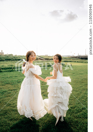 Same-sex couple wedding photoshoot 118090946