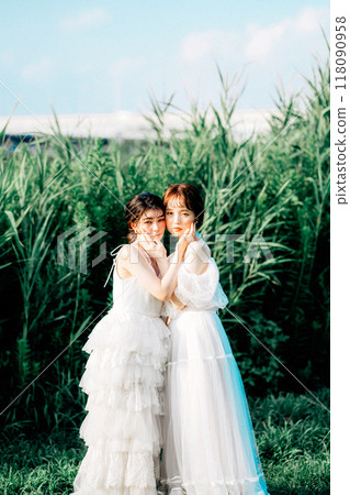 Same-sex couple wedding photoshoot 118090958