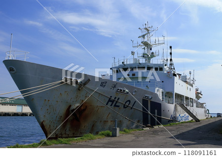 The patrol vessel "Shoyo" anchored at Otaru Port 118091161