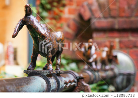 一個吹著管子的不萊梅小鎮小音樂家 一個吹著管子的不萊梅小鎮小音樂家 118093738