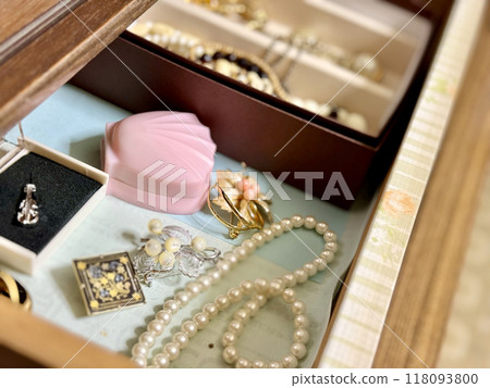 Close-up of accessories in an old drawer 118093800
