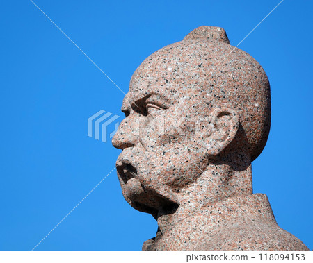 Kiev, Ukraine July 12, 2019: Monument "Friendship of the Ukrainian and Russian peoples" part of the monument to the Ukrainian people Kiev, Ukraine July 12, 2019: Monument "Friendship of the Ukrainian and Russian peoples" part of the monument to the Ukrainian people 118094153
