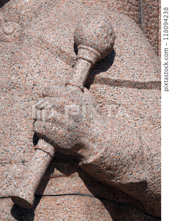 Kiev, Ukraine July 12, 2019: Monument "Friendship of the Ukrainian and Russian peoples" part of the monument to the Ukrainian people Kiev, Ukraine July 12, 2019: Monument "Friendship of the Ukrainian and Russian peoples" part of the monument to the Ukrainian people 118094238