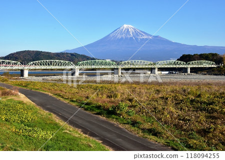 Fuji City: Fuji River riverbed, Prefectural Route 396 Fuji River Bridge and Mt. Fuji 118094255