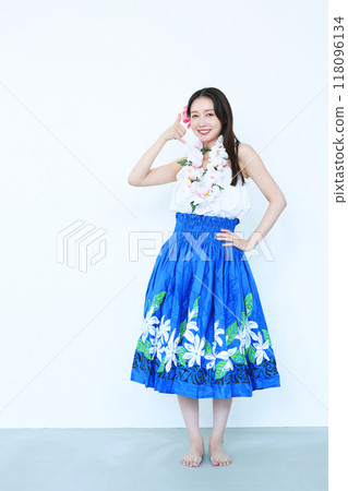 A woman dancing hula 118096134