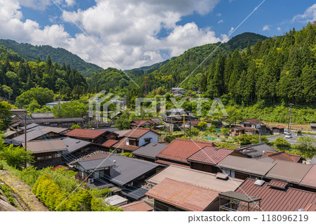 日本：長野縣木曾郡南木曾町中山道妻籠宿的街道景觀 118096219