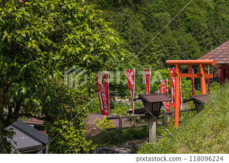 日本:長野縣木曾郡南木曾町中山道妻籠宿的街道景觀 日本:長野縣木曾郡南木曾町中山道妻籠宿的街道景觀 118096224