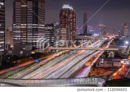 《東京》夜間首都高速灣岸線/台場地區 118096683