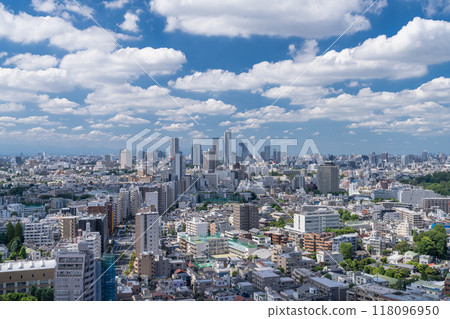 [東京]夏日天空中的東京城市景觀，望向池袋 118096950
