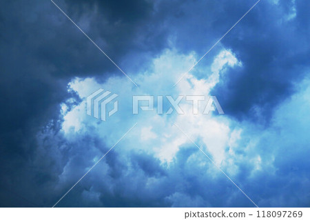 An ominous cloudy sky landscape 118097269