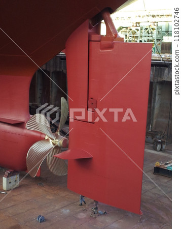The propeller of a giant tanker under construction The propeller of a giant tanker under construction 118102746