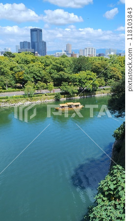從城堡塔的風景在大阪城堡 從城堡塔的風景在大阪城堡 118103843