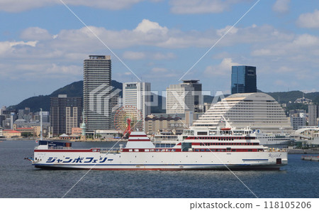 大型渡輪栗林2號抵達神戶港 118105206