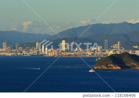 從江田島看到的夕陽下的廣島市 118106406