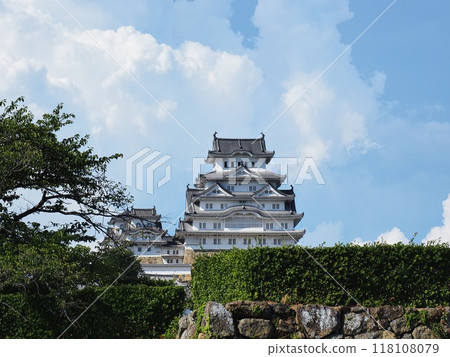 Himeji Castle, a national treasure 118108079