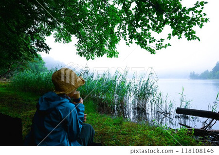 Hokkaido in summer, Onneto campsite, campsite, solo camping, lakeside campsite, silent lake, morning mist Hokkaido in summer, Onneto campsite, campsite, solo camping, lakeside campsite, silent lake, morning mist 118108146