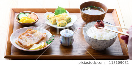 Breakfast image: Rice topped with dried sardines and pickled plums, miso soup, and side dishes Breakfast image: Rice topped with dried sardines and pickled plums, miso soup, and side dishes 118109081