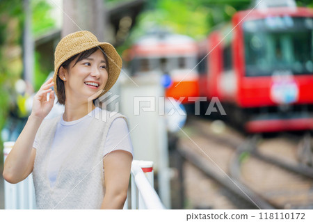 A woman traveling in Hakone A woman traveling A woman enjoying her holiday A woman traveling in Hakone A woman traveling A woman enjoying her holiday 118110172
