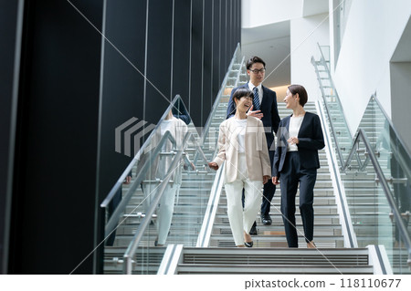 商務移動樓梯 118110677