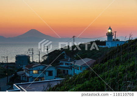 Jogashima Lighthouse and Mt. Fuji Jogashima Lighthouse and Mt. Fuji 118110708