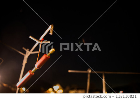 黑暗中出現的吹火棒 118110821