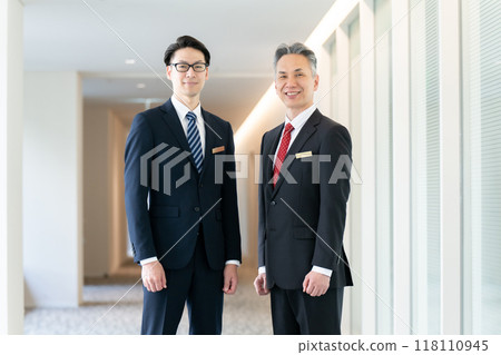 Businessman Concierge 118110945