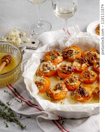 rarebit apricots with gorgonzola, walnut and honey and wine 118111874
