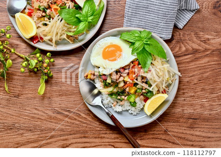 Gapao rice, Thai food, ethnic food, minced meat and vegetable stir-fry dish, fish sauce + oyster sauce flavor 118112797