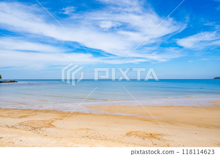 Beautiful beach and sand texture in sunny summer day background 118114623