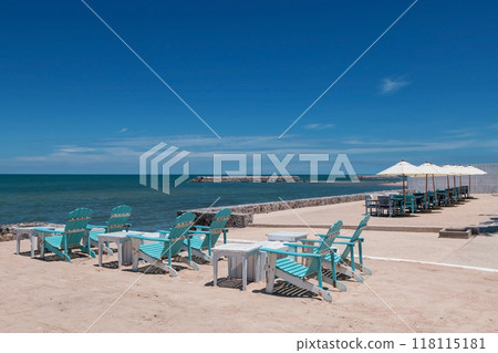 Seaside outdoor cafe and restaurant by beach, Hua Hin, 118115181