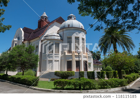 Phra Ram Ratchaniwet or Ban Puen Palace entrance, Phetchaburi 118115185